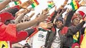 Ambientazo en la grada.