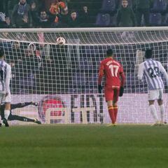 Ángel lanza al Getafe a cuartos con ayuda del VAR