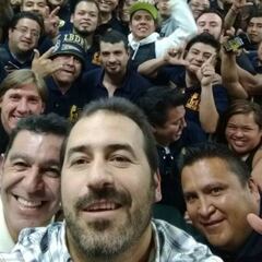 La Rebel celebra dos décadas con ex figuras y directivos de Pumas