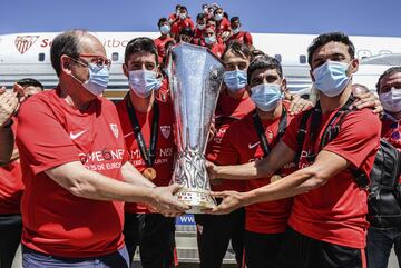 Jesús Navas, José Castro Carmona, Juelen Lopetegui, Escudero y Éver Banega. 
