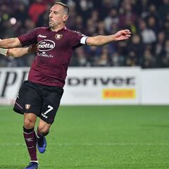 El equipo que espera a Valencia: un milagro, la figura y el DT