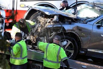 El  automvil de Tiger Woods tras el accidente de trfico en el suroeste de Los ?ngeles, California (EE.UU).