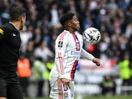 Lyon's Brazilian forward #09 Endrick controls the ball during the French L1 football match between Olympique Lyonnais (OL) and Lille LOSC at the Groupama Stadium in Decines-Charpieu, central-eastern France, on February 1, 2026. (Photo by OLIVIER CHASSIGNOLE / AFP)
