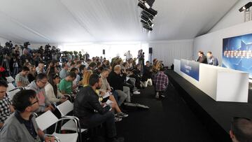 Los ánimos lejanos de Giovanni
y la emoción de Papá Simeone