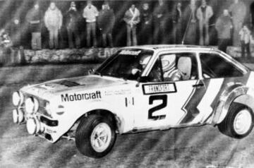 Bjorn Waldegaard en su mercedes 450 con volante de un ford Escort del año 1979 