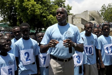 Carl Lewis en un acto como embajador de Buena Voluntad de la Organización de las Naciones Unidas para la Alimentación y la Agricultura.