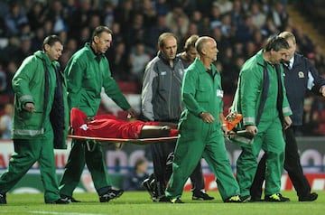 El jugador francés se rompió la tibia y la fíbula durante un partido ante el Blackburn Rovers, en octubre de 2004. Esta lesión tenía un plazo estimado de recuperación de 6 a 9 meses y de año y medio para volver a un terreno de juego.  Sin embargo, Cisse rompió todos los pronósticos y seis meses después ya reapareció en un partido de Champions contra la Juventus. Esa misma temporada fue uno de los que marcó en la tanda de penaltis de la final que ganó el Liverpool al Milán. También volvió a ser internacional con Francia, aunque las lesiones le impidieron jugar en varias citas mundialistas y europeas. Sí fue convocado por Domenech para el Sudáfrica 2010, pero no fue una buena experiencia para la selección francesa.