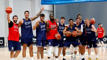 Sergio Llull, Willy Hernangómez, Michael Caicedo, Usman Garuba, Rubén Domínguez, Sebas Saiz, Rudy Fernández, Juancho Hernangómez y Alberto Díaz, en un entrenamiento.