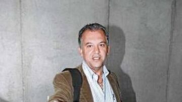 <b>SEÑALA EL CAMINO. </b>Juan Manuel Rodríguez, ayer a la salida de la expedición.