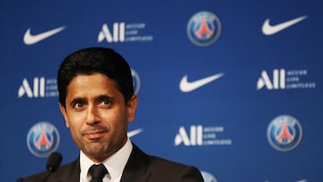 El presidente del PSG, Nasser Al-Khelaïfi, muy contento durante todo el acto.