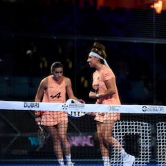 Gemma Triay y Delfi Brea tienen el número en su mano