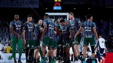 El Unicaja se agarra a la magia del Carpena.