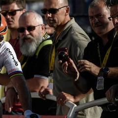 Mark Cavendish completa el reto del Everest en Zwift