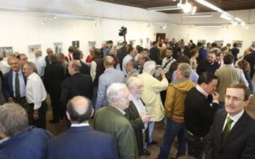 La exposición muestra la vinculación de San Lorenzo de El Escorial con el club rojiblanco a lo largo de la historia.  