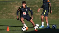 BSL10. TERES&Oacute;POLIS (BRASIL), 22/05/2018.- El jugador de la selecci&oacute;n brasile&ntilde;a Neymar (i) participa en un entrenamiento hoy, martes 22 de mayo de 2018, en Teres&oacute;polis (Brasil). Neymar, Gabriel Jes&uacute;s y Danilos fueron los 