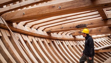 El objetivo de Alboala, el astillero que dirige Xabier Agote, es reconstruir barcos empleando los mismos materiales y las mismas técnicas de antaño.