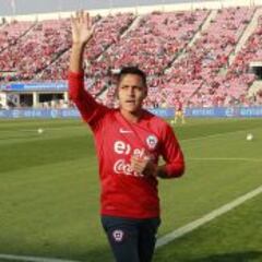 Sánchez y Vidal llegaron a Chile para integrarse a la Roja