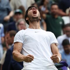 Alcaraz aplasta a Rune para meterse en semifinales