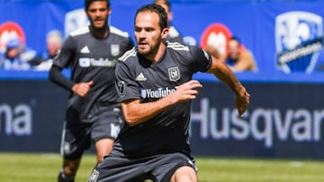 El atacante tico dejó a Los Angeles FC a finales de 2018, puesto que fue anunciado como nuevo refuerzo del Chicago Fire. Sin embargo, los planes del elemento centroamericano fueron otros, así que regresó a Costa Rica para jugar con Alajuelense.