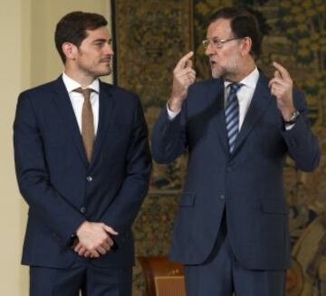 Iker Casillas recibe la medalla al Mérito Deportivo