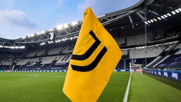 Juventus squad isolating after two staff members contract COVID-19