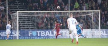 2-1. Stoch anota el segundo tanto.