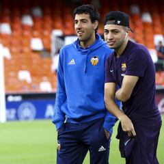 Valencia: Santi Mina pasa revisión en Gijón con el doctor Maestro