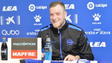 Guidetti, presentado como nuevo jugador del Alav&eacute;s.