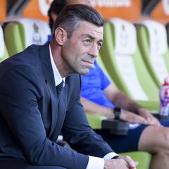 Pedro Caixinha promete no vivir de éxitos del pasado en Santos