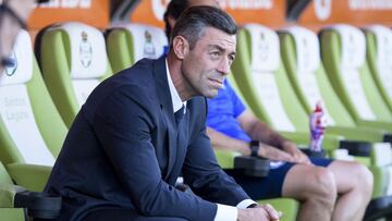 Pedro Caixinha promete no vivir de éxitos del pasado en Santos