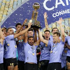 Matías Fernández hace sufrir a Vidal y se queda con la Recopa