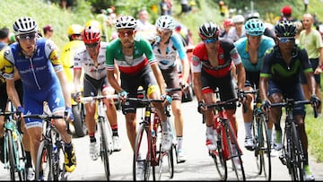 Daniel Martin y Fabio Aru ruedan durante una etapa del Tour de Francia 2017.