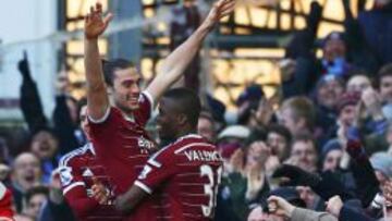 El West Ham golea al Hull y corta su racha negativa
