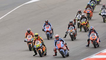 Aldeguer (54) se adelantó ligeramente en la salida de Moto2.