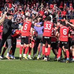El Mirandés acaricia el playoff tras la derrota del Granada