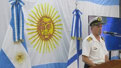 El portavoz de la Armada Argentina, Enrique Balbi, ofrece una rueda de prensa sobre la b&uacute;squeda del submarino.