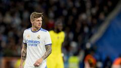 MADRID, SPAIN - APRIL 12: Toni Kroos of Real Madrid CF looks on during the UEFA Champions League Quarter Final Leg Two match between Real Madrid and Chelsea FC at Estadio Santiago Bernabeu on April 12, 2022 in Madrid, Spain. (Photo by Berengui/vi/DeFodi Images via Getty Images)