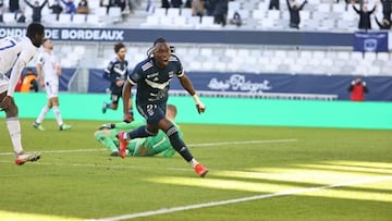 Elis celebra un gol con el Girondins