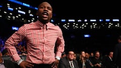 Floyd Mayweather durante un combate de su protegido, Gervonta Davis.