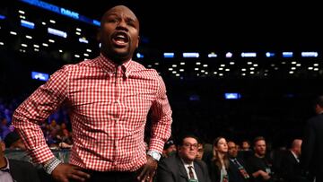 Floyd Mayweather durante un combate de su protegido, Gervonta Davis.