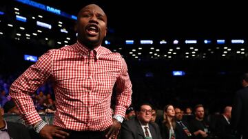 Floyd Mayweather durante un combate de su protegido, Gervonta Davis.