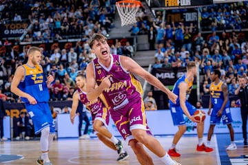 Rafa Villar, base del Hiopos Lleida, en las semifinales de la Final Four de ascenso ante el Burgos.