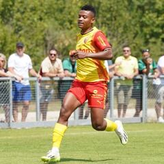 Óscar Cortés debuta en victoria del RC Lens ante Sochaux