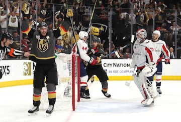 La pelea entre Knights y Capitals en la Stanley Cup de la NHL