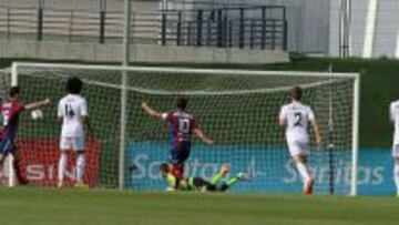 El Eibar gana por puro oficio y ahoga aún más al Castilla