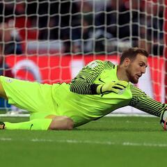 Oblak contestó con paradas al injustificable despiste de Alaba