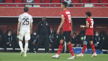 08 February 2021, Qatar, Ar-Rayyan: Al Ahly head coach Pitso Mosimane reacts on the sidelines during the FIFA Club World Cup semi-final soccer match between Al Ahly SC and FC Bayern Munich at Al Rayyan Stadium. Photo: Mahmoud Hefnawy/dpa
 08/02/2021 ONLY 