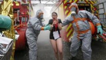 Simulacro de ataque químico en el estadio del Saint Etienne de cara a le Eurocopa de Francia.