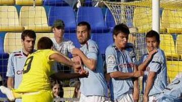 <b>SIN ACIERTO. </b>Marco Ruben lo intentó, pero no consiguió perforar la meta de Yoel.