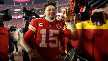 Patrick Mahomes’ fiance, Brittany Matthews, responds to critics following her champagne celebration for the Chiefs’ victory at Arrowhead Stadium.